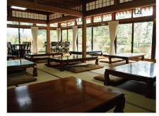 合馬茶屋／座敷
